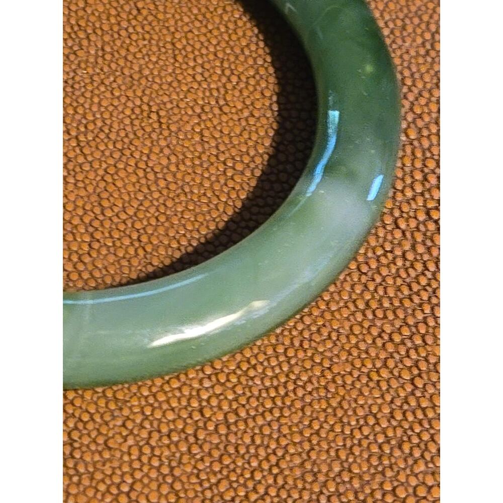 Vintage Jade Green Art Glass Bangle Bracelet Marbled Swirl Faux Jade Jewelry - Picture 3 of 9